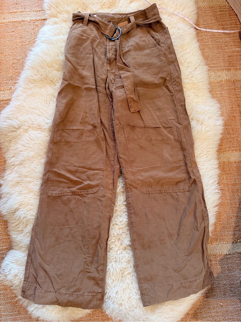 Trendy cargo pocket wide leg pants